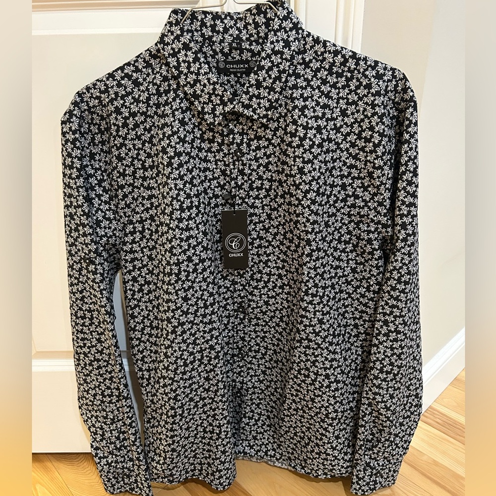 Chuxx Black and White Floral Men's Button Down Shirt